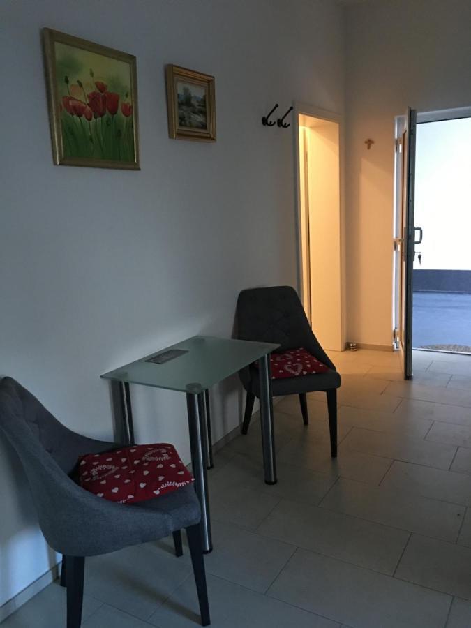 Ferienwohnung Kleine Auszeit 바트노이에나르아르바일러 외부 사진